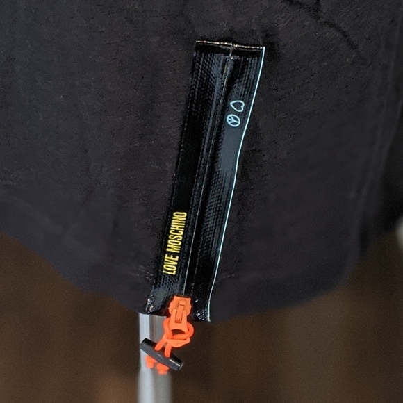 Love Moschino Top Oversize Side Zip Elbow Length Neon Toggle Pulls Black M NWT - Picture 4 of 14